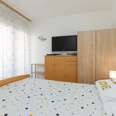 Sanja B4+1 * פורץ