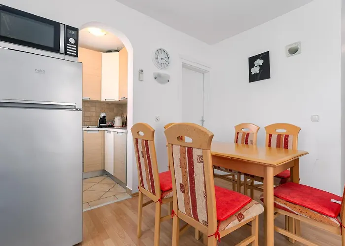 Sanja B4+1 포레치