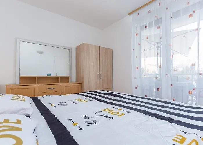 Sanja B4+1 아파트 포레치